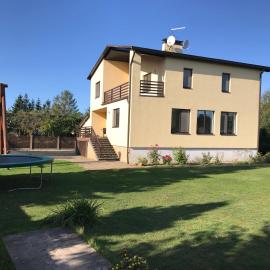 House on the sea side, hotelli kohteessa Ragaciems