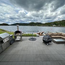 Large apartment with pier house and private beach