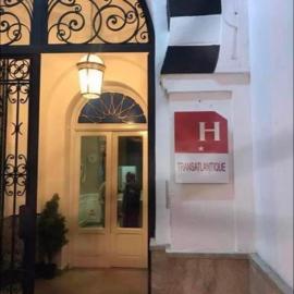 Hotel Transatlantique Tunis, viešbutis mieste Tunisas