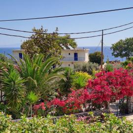 Nick's Apartments Evia, hotel a Achladi