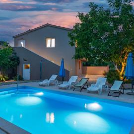 Holiday house Leone, hotel a Bibići