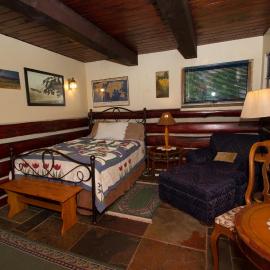 White Horse Stable, hotel Bayfieldben