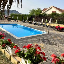 Refined Villa in Enna with Private Pool، فندق في إينّا
