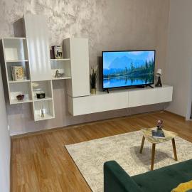 Luxury Studio, hotell i Ploieşti