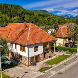 Apartments Tango, Hotel in Kolašin