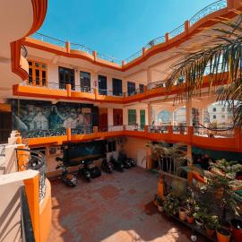 Live Free Hostel Rishikesh, hotell i Rishīkesh