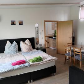 Ferienwohnung am See – hotel w mieście Großsteinberg