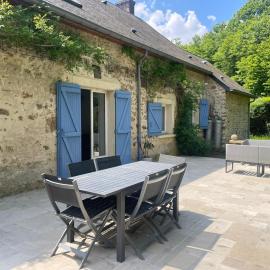 COTTAGE Les Petites Molières、レ・ゼサール・ル・ロワのホテル