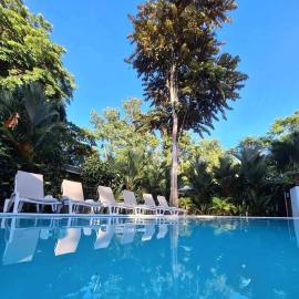 Alloro Jungle Villas, hotel u gradu Puerto Vijeho