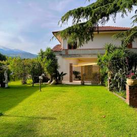 Villa Asia, hotel v mestu Viagrande