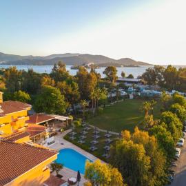 Hotel Club-E, hotel Fethiyében