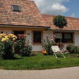 Zsófi Vendégház, hotel in Szekszárd