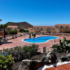 Apartment Tour Tenerife, ξενοδοχείο σε Chayofa