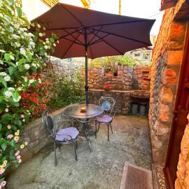 Apartments Cvita - Garden Hideaway