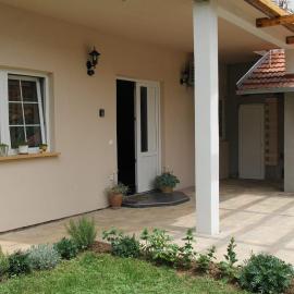Apartman Lilium, hotel di Knin