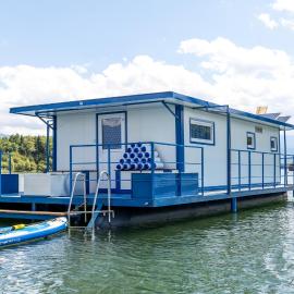Marský Vlk - zážitkový houseboat a wellness