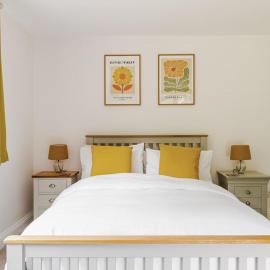 Stylish Cotswolds Retreat nestled between Bath and Castle Combe