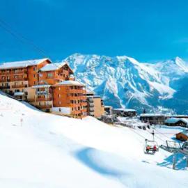 Appart chaleureux au pied des pistes avec piscine, khách sạn ở Orcières