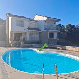 Casa la hijita, hotel em Navaluenga