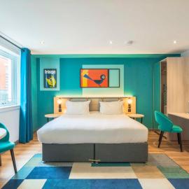 Holyrood Aparthotel, hotell i Edinburgh