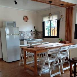 Basilia, Casa con pileta para 6 personas con garaje para 2 vehículos