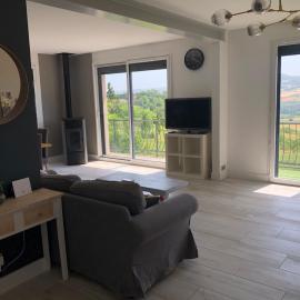 Appartement 100 m2 vue Sancy et Puy de Dôme, hotel din Veyre-Monton