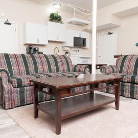 2 Bed, 1 Bath, Lower Level Loft, hotel in New Baltimore