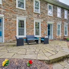 Historic Home on Farm, 15 Mi to Williamsport!, hotel in Antes Fort