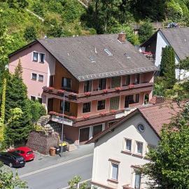 Pension Hofer, hotel i Bad Berneck im Fichtelgebirge