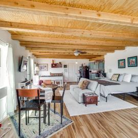 Pet-Friendly El Prado Vacation Rental w/ Views!, hotel in El Prado