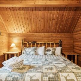 Lost Horse Lodge King Cabin 9, Hotel in Darby