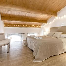Santa Chiara Apartment - Self Check-in H24 - Wi-Fi veloce - Vicino al centro