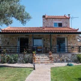 Luxury Beach Villa, hotel in Skála