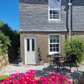 Olive Cottage Small bolt hole close to Carbis Bay Beach & St Ives