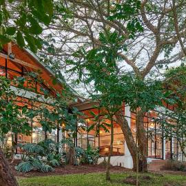 Kamdini에 위치한 호텔 Igwara Lodge