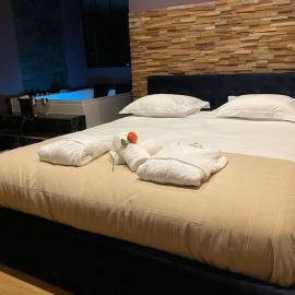 Le Cocon des Granges - Suite Sauna Jaccuzi SPA, hôtel à Bonnières-sur-Seine