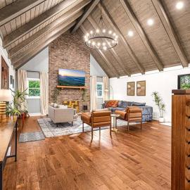 Wooded Oasis, HotTub, Sauna, GameRoom, 15min 2 AVL
