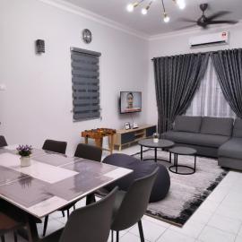 Hening Kesuma Homestay, hotell i Beranang