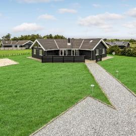 Four-Bedroom Holiday Home In Skjern