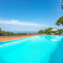 2 Bedroom Nice Home In Camaiore Lu