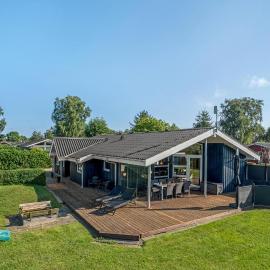 Four-Bedroom Holiday Home In Hadsund, hotel en Hadsund