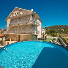 Sun Spalato Mastrinka, hotel Vinišćében
