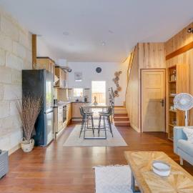 Viesnīca La Riveraine - Belle maison à 20 min de Bordeaux pilsētā Lormona