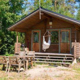 Pinetree Cottages Cabin with loft, hotel in Pyhäranta