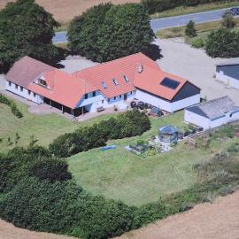 Groennebaek Bed and Breakfast, מלון בFøvling