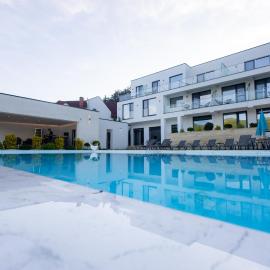 YRYS House - Adults Only, hotel a Eşelniţa