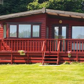 Number 8 Lodge Caer Beris, hotel in Maesmynis
