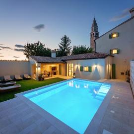 Villa Santina by Briskva