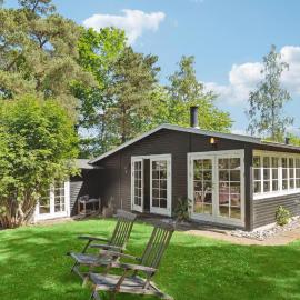 3 Bedroom Pet Friendly Home In Ebeltoft, hotel in Ebeltoft