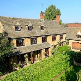 Lyne House Ideal for a celebration or reunion, Hotel in Kidlington